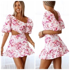 HP!🎉NWT Hello Molly Sweetest Kind Dress Pink Cut Out Flora Romantic Summerl  XS